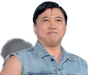 スギちゃん、猛烈便意も個室全部塞がる大ピンチ→全個室ノックで窮状訴える「もう無理です、出て下さい！」