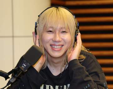 岸谷蘭丸氏「念願の」ラジオ番組でパーソナリティーに