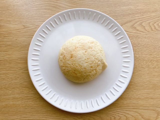 メロンパン3種のアソートのプレーンです。