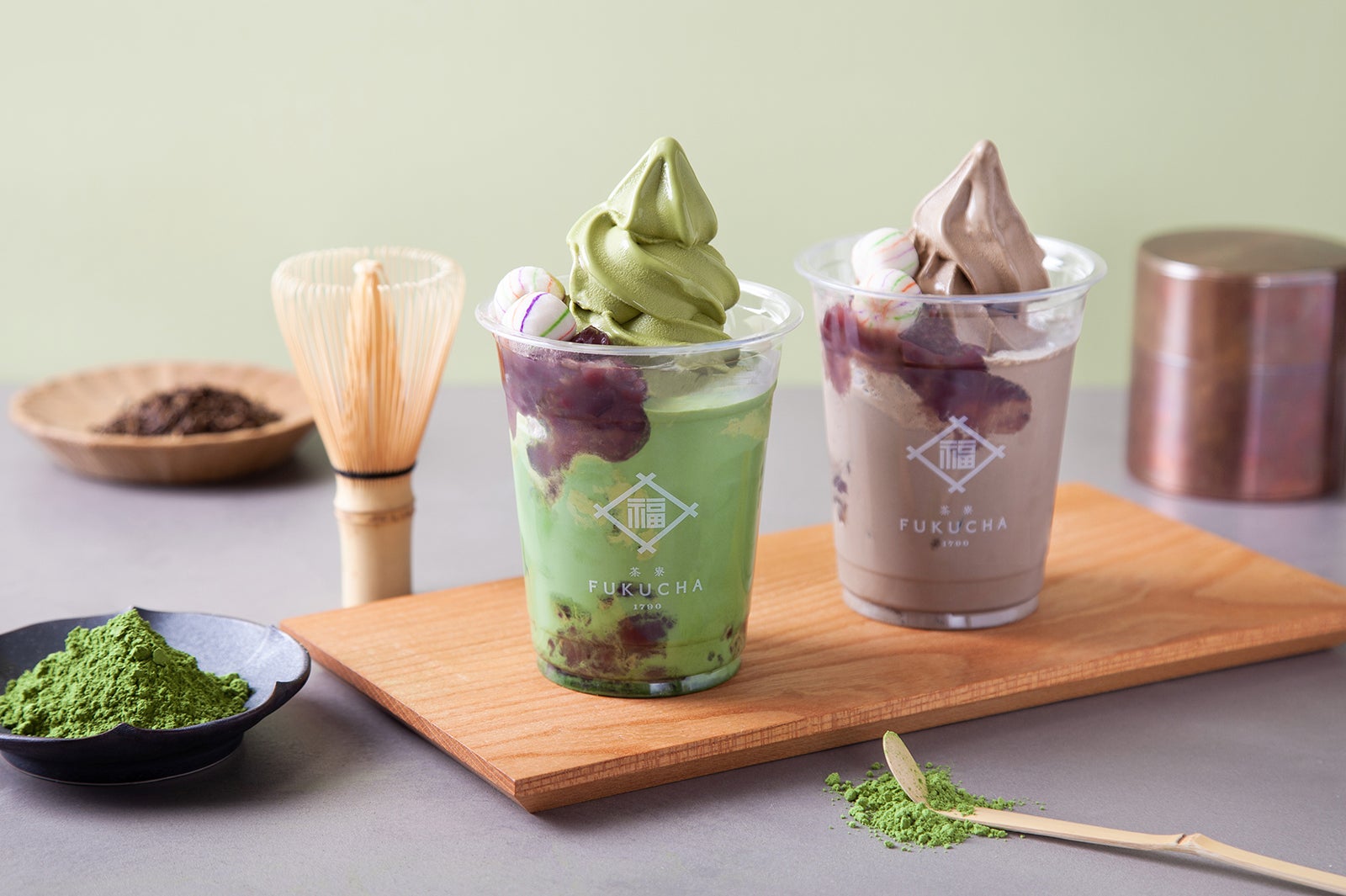 宇治抹茶フロート、ほうじ茶フロート各700円／画像提供：福寿園