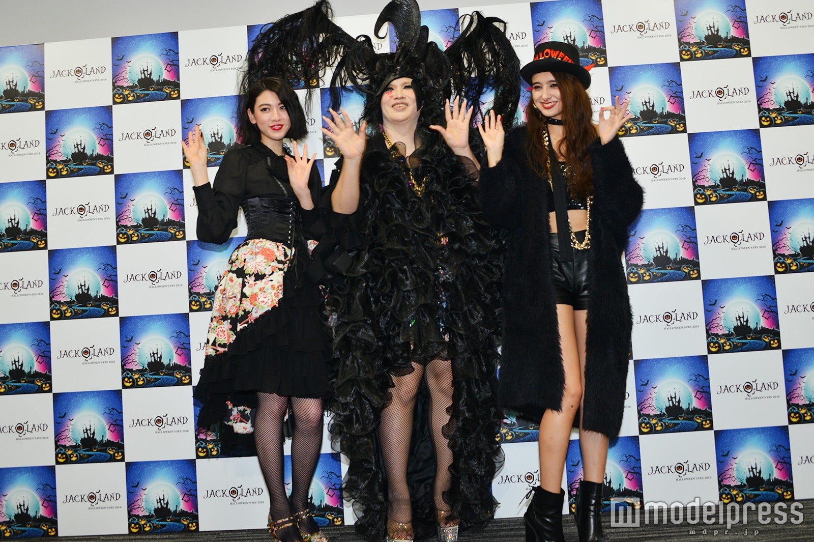 三吉彩花、IKKO、石田ニコル （C）モデルプレス