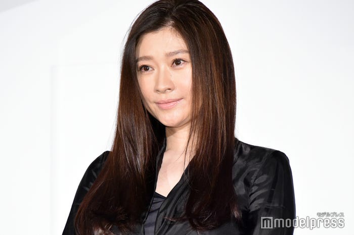 篠原涼子(C)モデルプレス