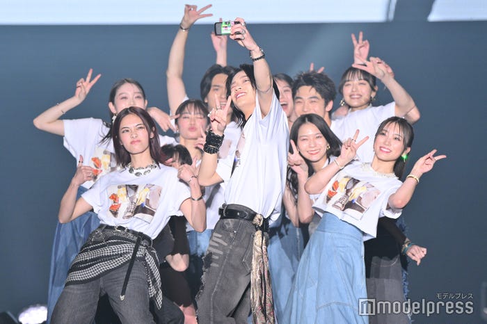 奥平大兼、蒔田彩珠、吉柳咲良、上坂樹里、高石あかり、八村倫太郎、山下幸輝、永瀬莉子、森愁斗、安斉星来、矢吹奈子の撮影の様子(C)モデルプレス