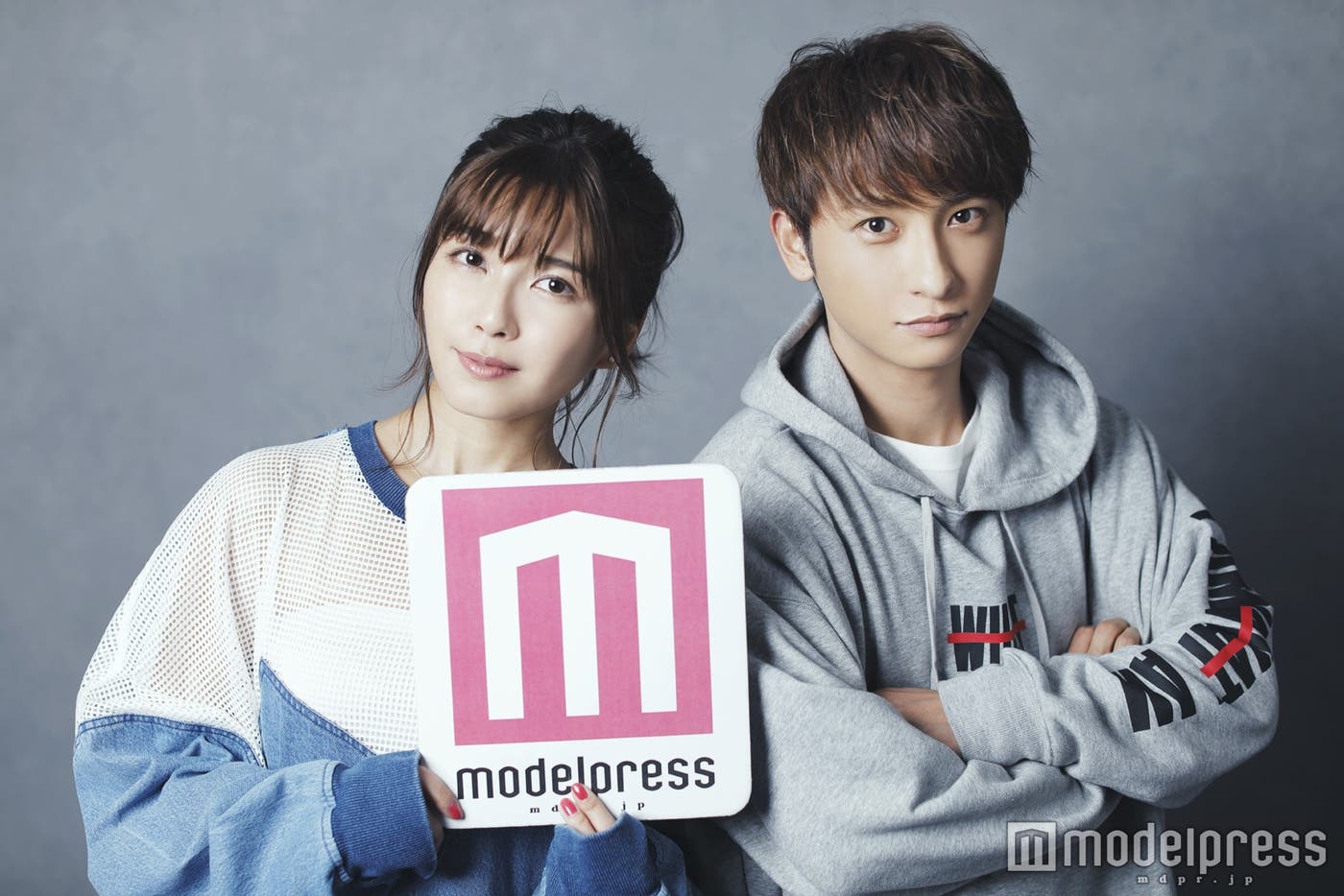 (左から)宇野実彩子、與真司郎 (C)モデルプレス