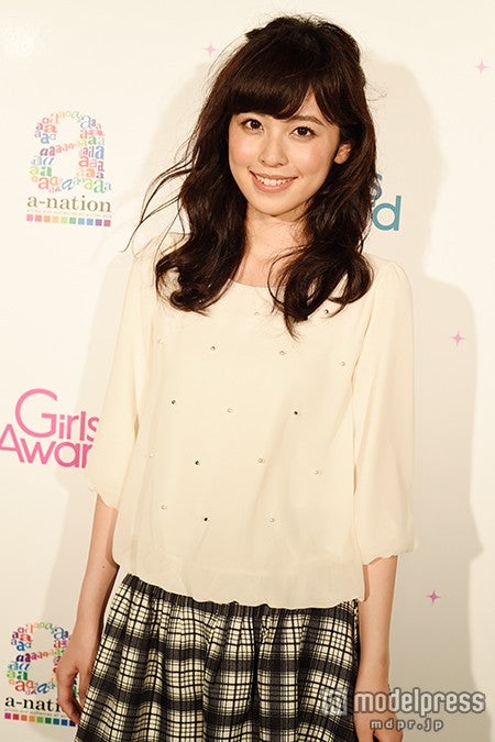 抜てき続く現役青学生モデル久慈暁子「学業との両立が大変