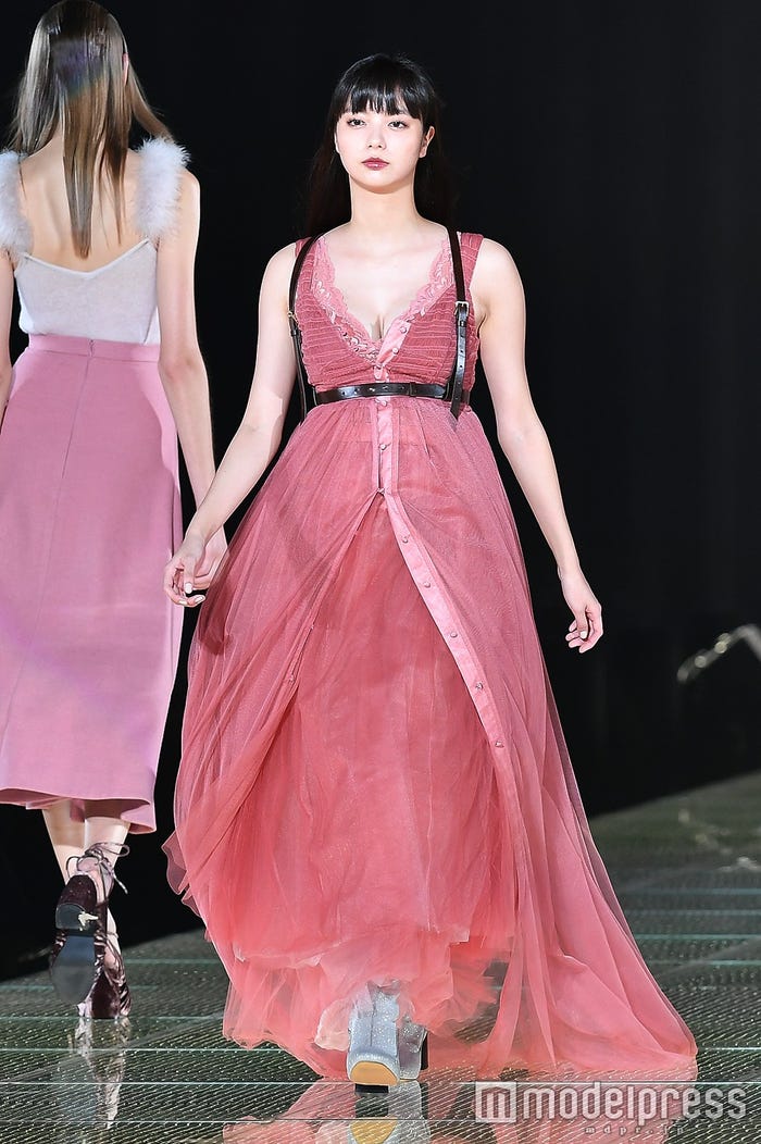 新川優愛(C)モデルプレス