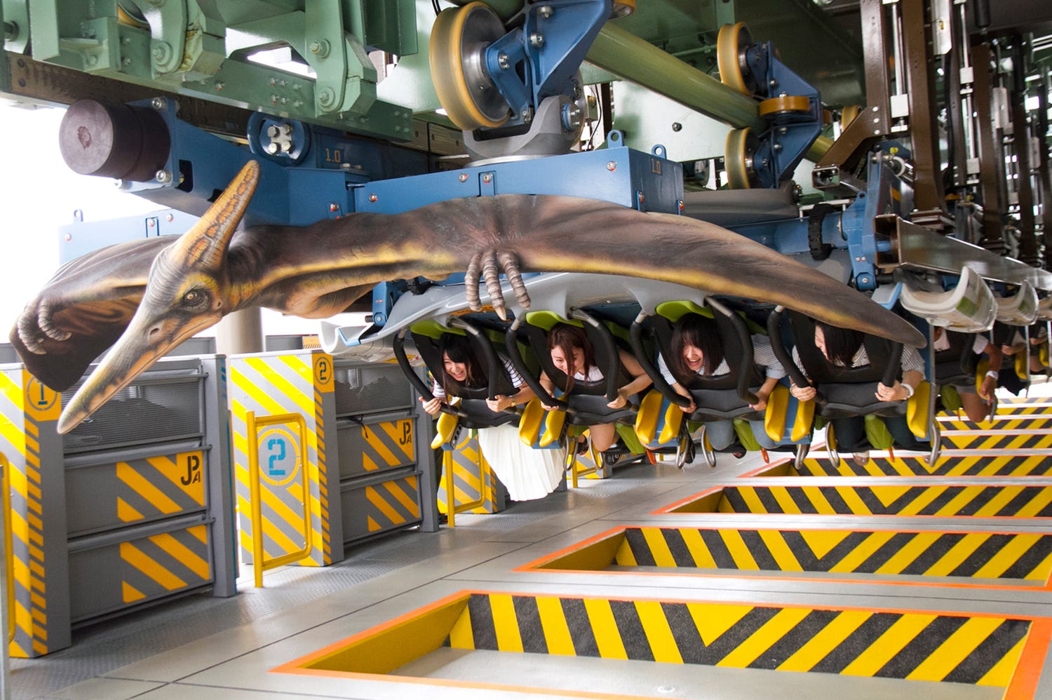 USJ「ザ・フライング・ダイナソー」3ヶ月で体験者数100万人突破