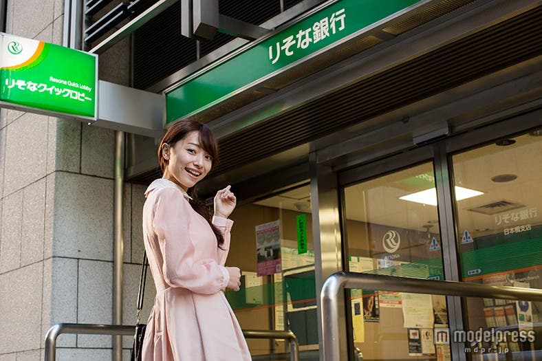 ライフスタイルに合わせた口座選びがポイント/モデル:吉田理紗