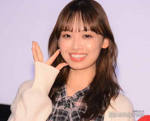 日向坂46濱岸ひより、美脚際立つディズニーコーデに反響「スタイル良い」「お洒落」