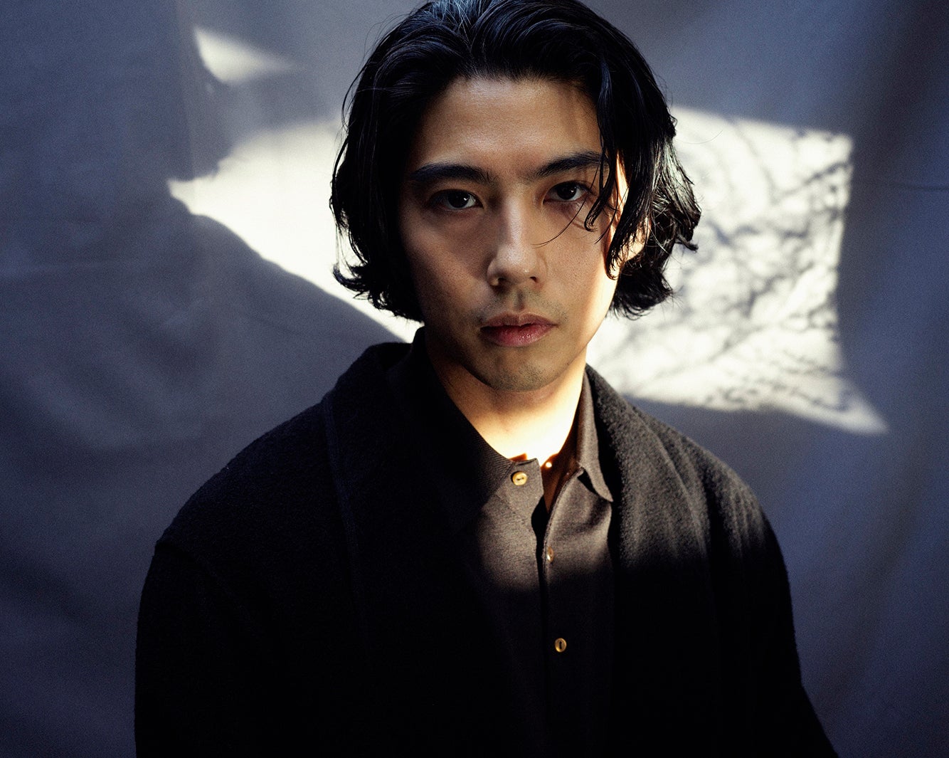 賀来賢人、アミューズ退所＆独立を発表