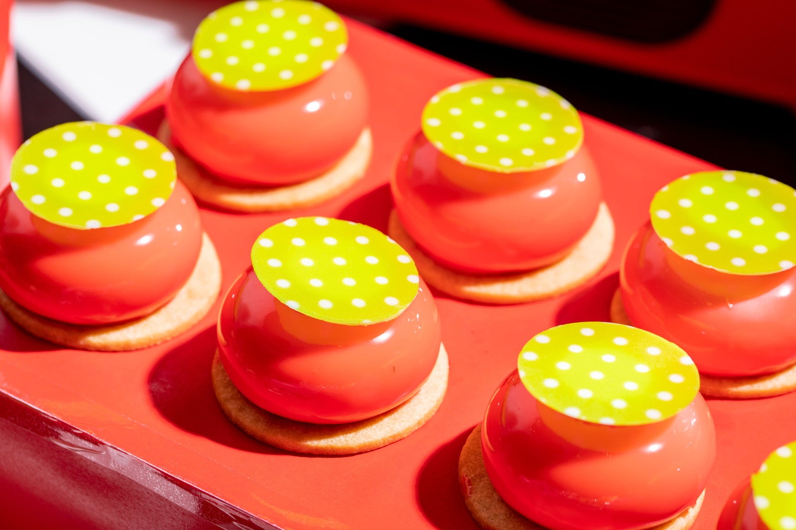 ストロベリー・ポッブ・スイーツビュッフェ／画像提供：コンラッド東京