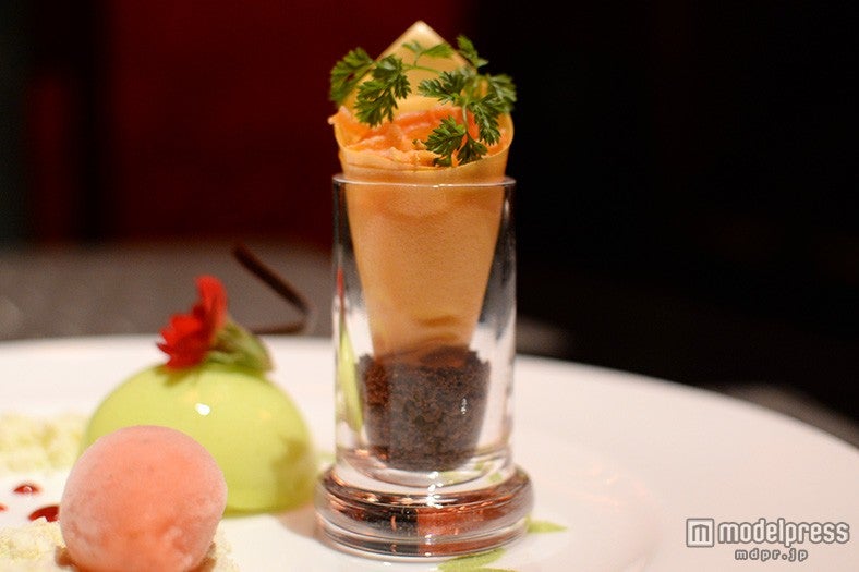 ニンジンに見立てたデザート