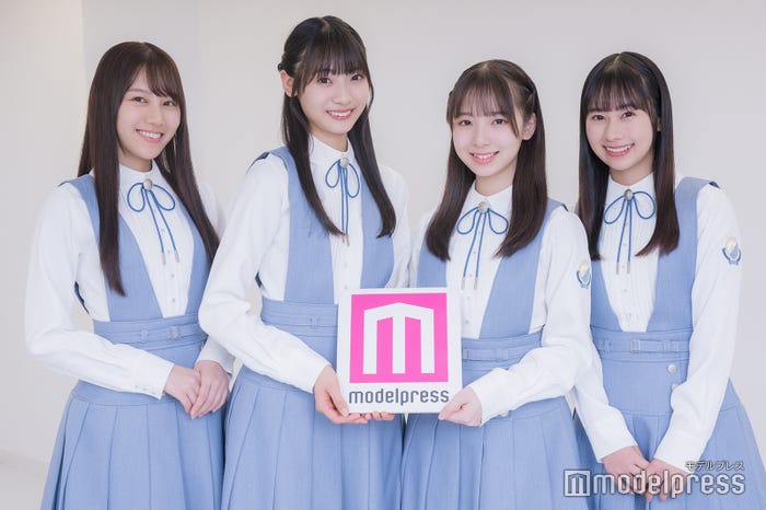 (左から)平岡海月、宮地すみれ、渡辺莉奈、石塚瑶季(C)モデルプレス