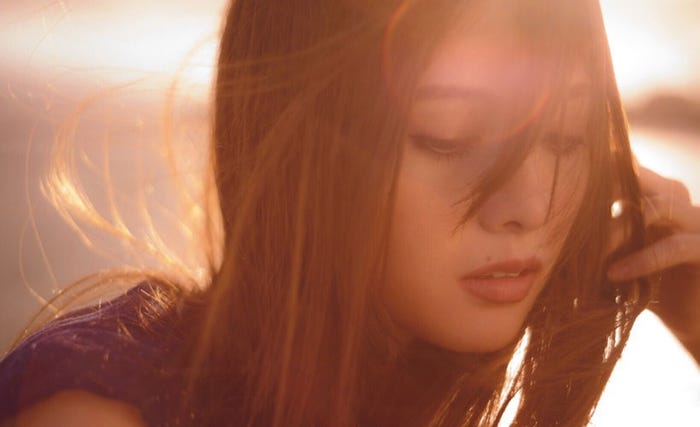 白石麻衣2ndソロ写真集『パスポート』(2月7日発売)/画像提供:講談社