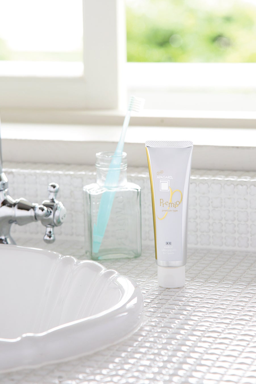 アパガードプレミオ　50g￥830（参考価格）　100g￥1,480（参考価格）（画像提供：セブン＆アイ出版）