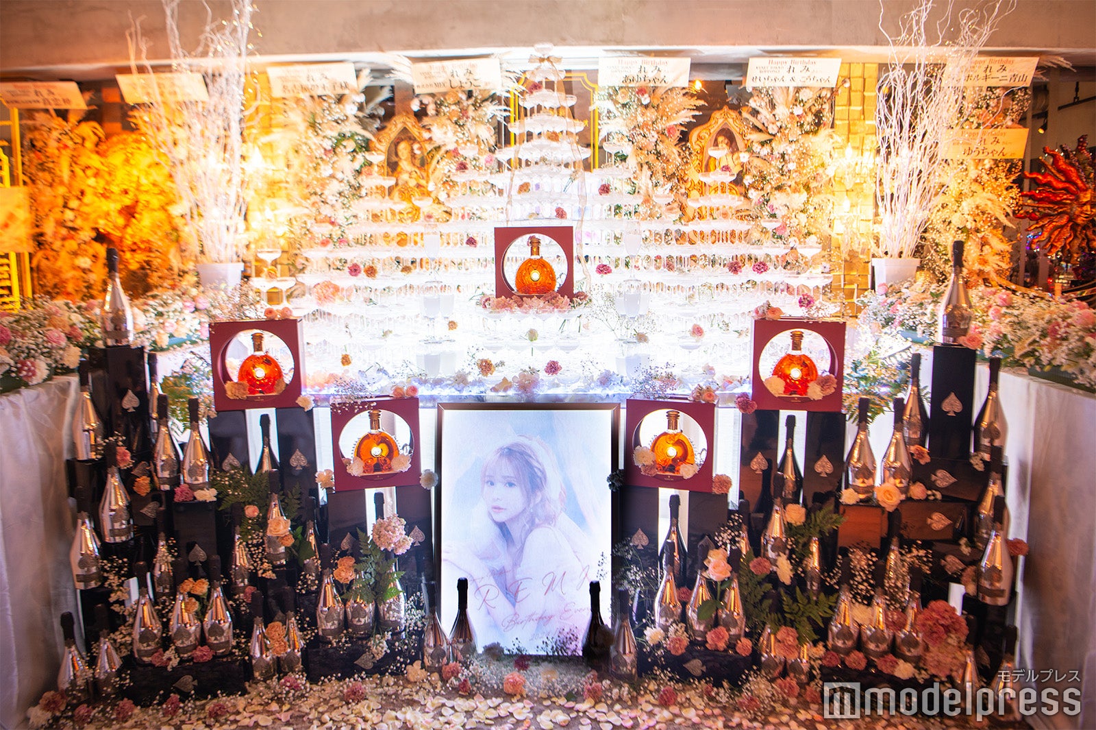 シャンパンタワー（C）モデルプレス