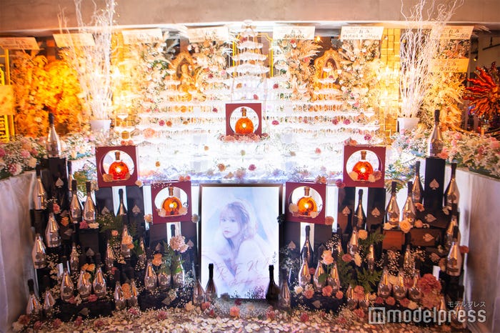 シャンパンタワー(C)モデルプレス