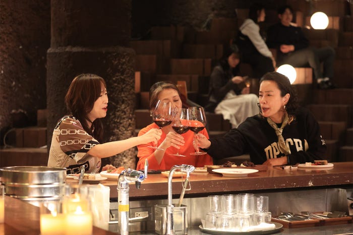 森口博子、小泉今日子、渡辺真起子「続・続・最後から二番目の恋」第1話(C)フジテレビ