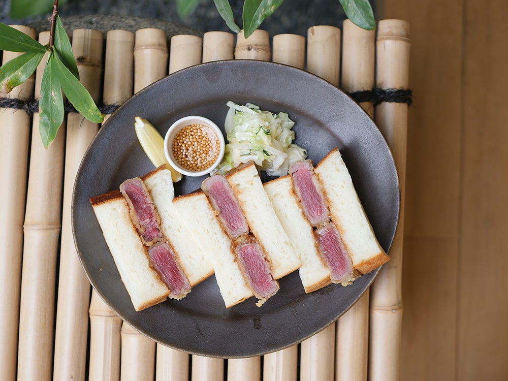 牛カツサンド　¥2,400／画像提供：日と々と