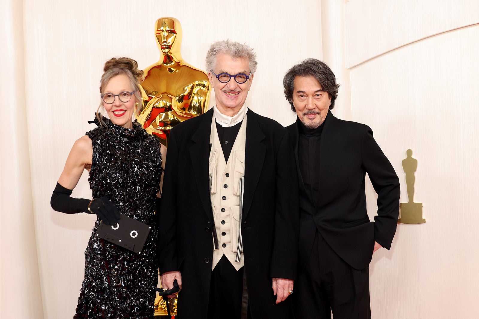 ヴィム・ヴェンダース監督夫婦、役所広司／photo by Getty Images