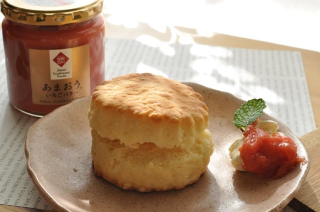 成城石井「あまうおいちごバター」スコーンにそえて
