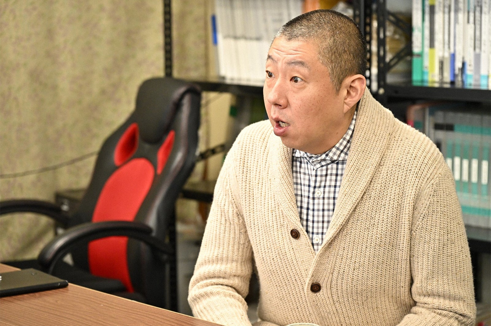 荒川良々／  「100万回 言えばよかった」第6話より（C）TBS