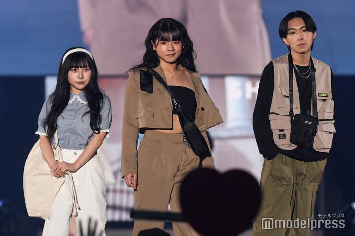 ウチら3姉妹「関コレ2022S/S」出演時/(左から)ゆら、とうあ、こま(C)モデルプレス