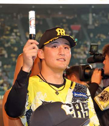 「ドキドキで震えてるし」「水かける準備はできていた」阪神・元山飛優が爆笑ヒロインで虎ファンの心をわし掴み「ウケるwこれは推せる」「一気に惹かれた」