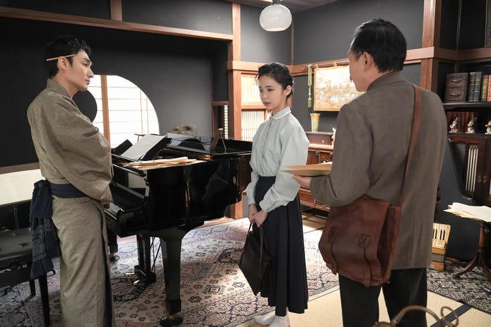 草なぎ剛、趣里、近藤芳正「ブギウギ」第100話(C)NHK