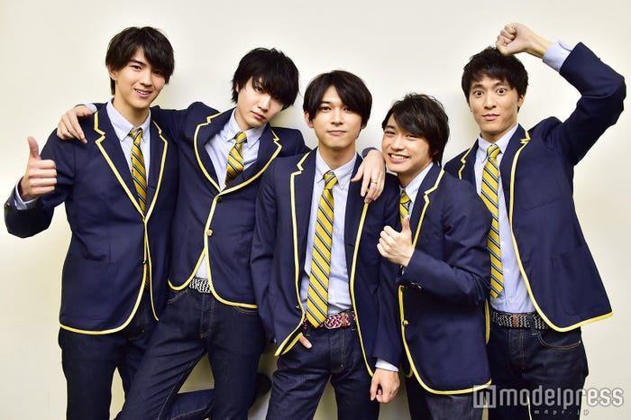 (左から)甲斐翔真、桜田通、吉沢亮、松岡広大、松島庄汰 (C)モデルプレス
