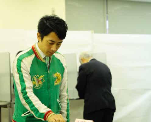 小泉進次郎氏着用のスカジャンが話題沸騰 嵐・二宮和也もお揃いで“進次郎効果”実感?