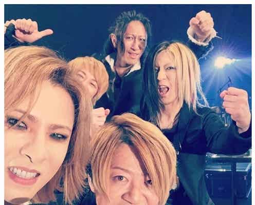 X JAPAN・YOSHIKI、GLAYからのビデオメッセージに感涙