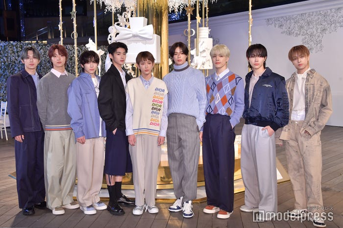 &TEAM(左から)FUMA、EJ、YUMA、JO、HARUA、K、MAKI、NICHOLAS、TAKI(C)モデルプレス