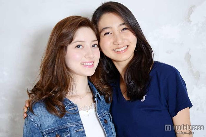 (左から)ティファニー春香、近藤カコ