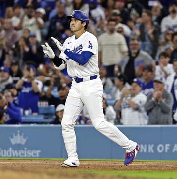 大谷は歓喜の輪に遅れて合流 マンシーが衝撃の3発＆サヨナラ弾 SNS沸く「マンシーの日過ぎる」「大谷さんニッコニコ」