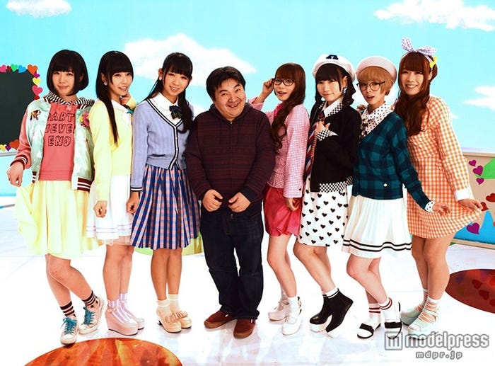 (左から)夢眠ねむ、相沢梨紗、古川未鈴、井口昇監督、中川翔子、藤咲彩音、最上もが、成瀬瑛美