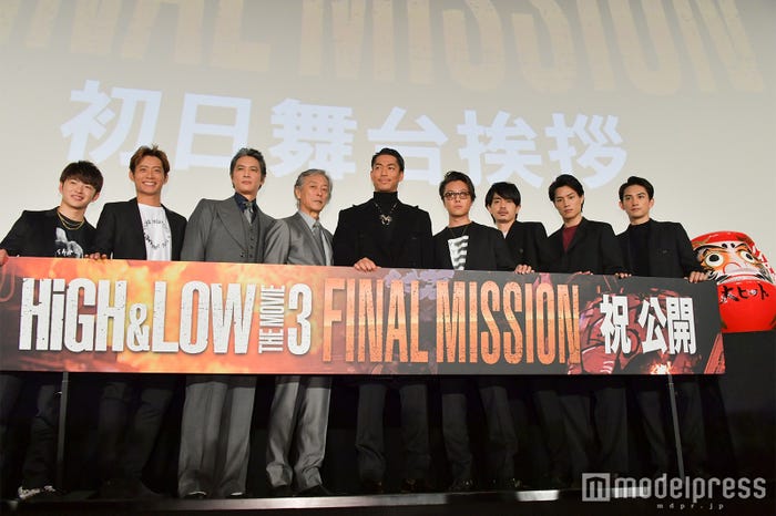 (左から)佐野玲於、黒木啓司、加藤雅也、岩城滉一、AKIRA、TAKAHIRO、青柳翔、鈴木伸之、町田啓太(C)モデルプレス