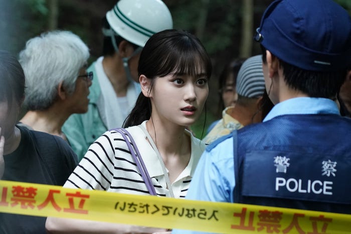 山下美月「降り積もれ孤独な死よ」第8話より(C)井龍一・伊藤翔太/講談社(C)ytv