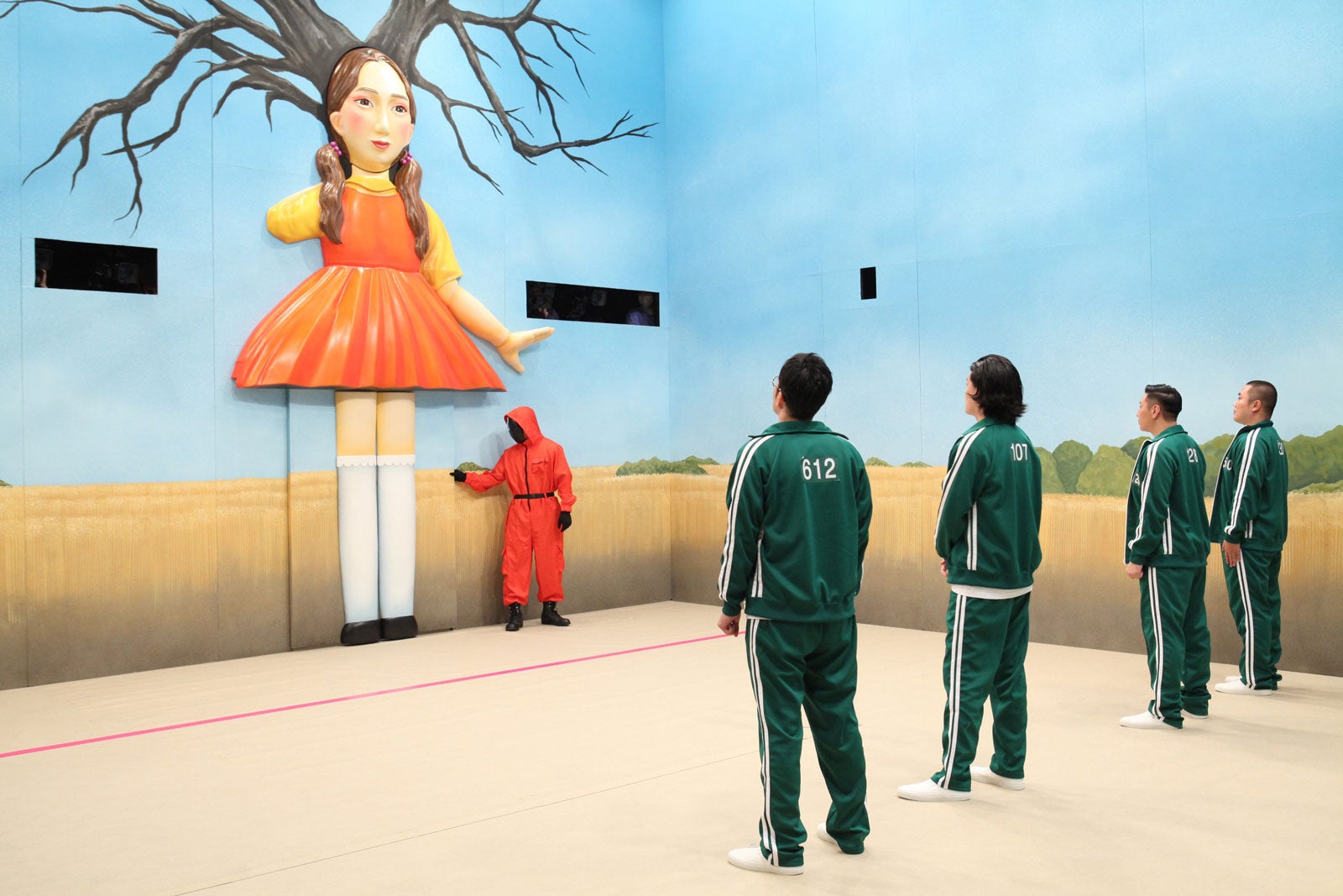 （左から）菊田竜大、粗品、長田庄平、岡部大 （C）フジテレビ