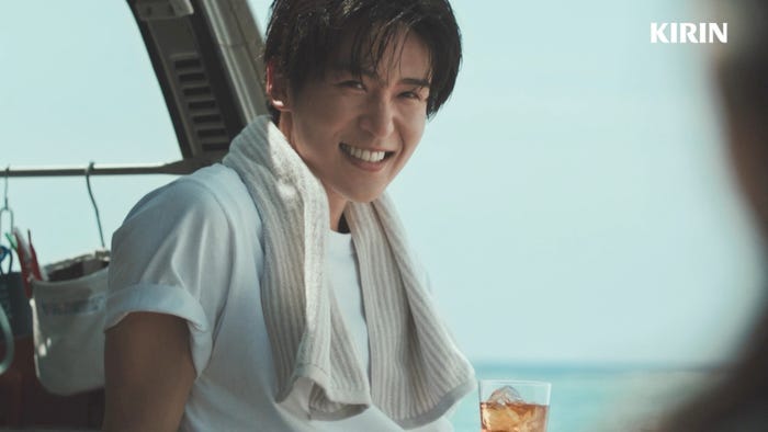 目黒蓮「キリン 午後の紅茶」新CM「ゆっくり溶ける午後」篇より(提供写真)