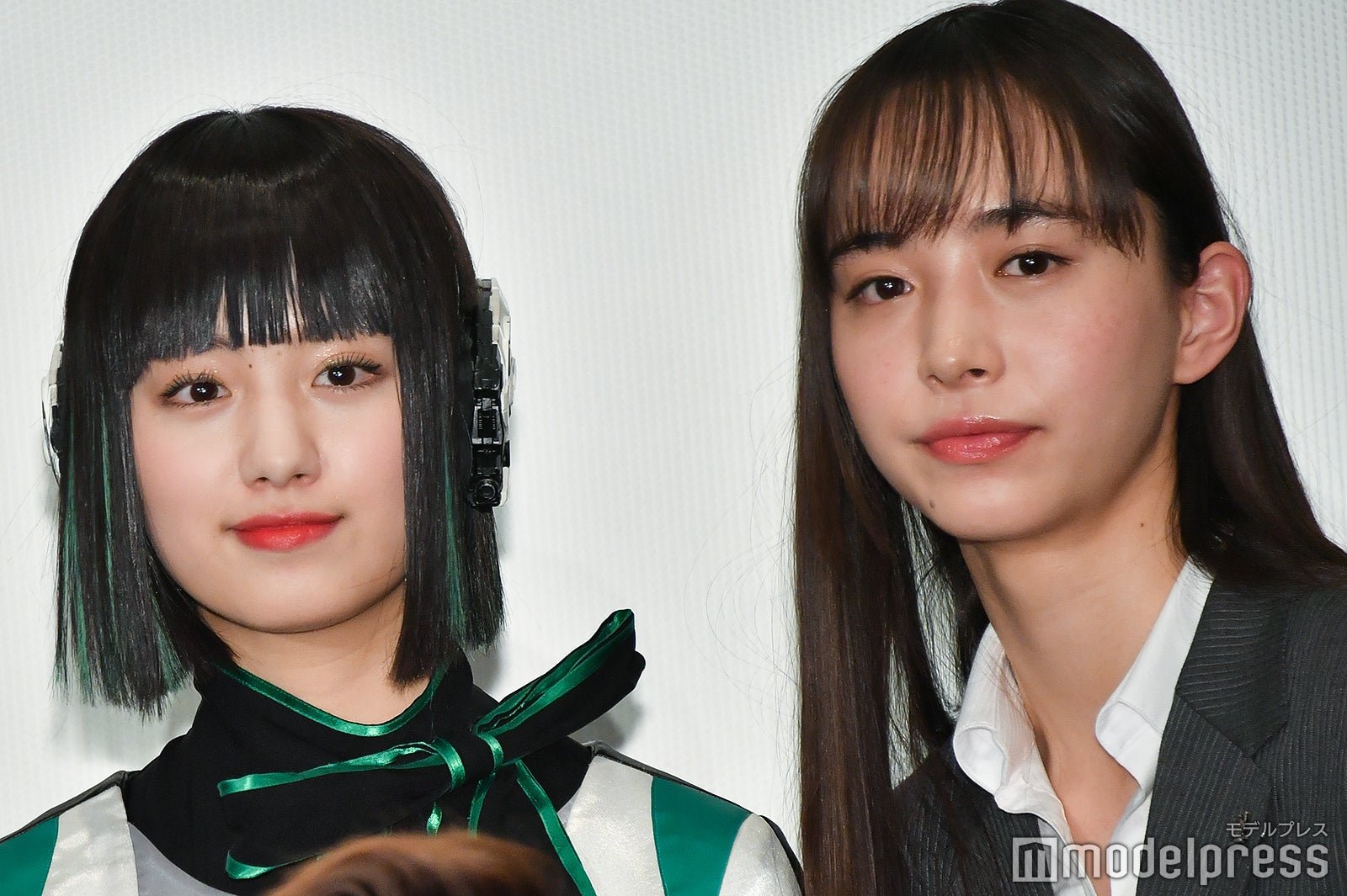 鶴嶋乃愛、井桁弘恵（C）モデルプレス