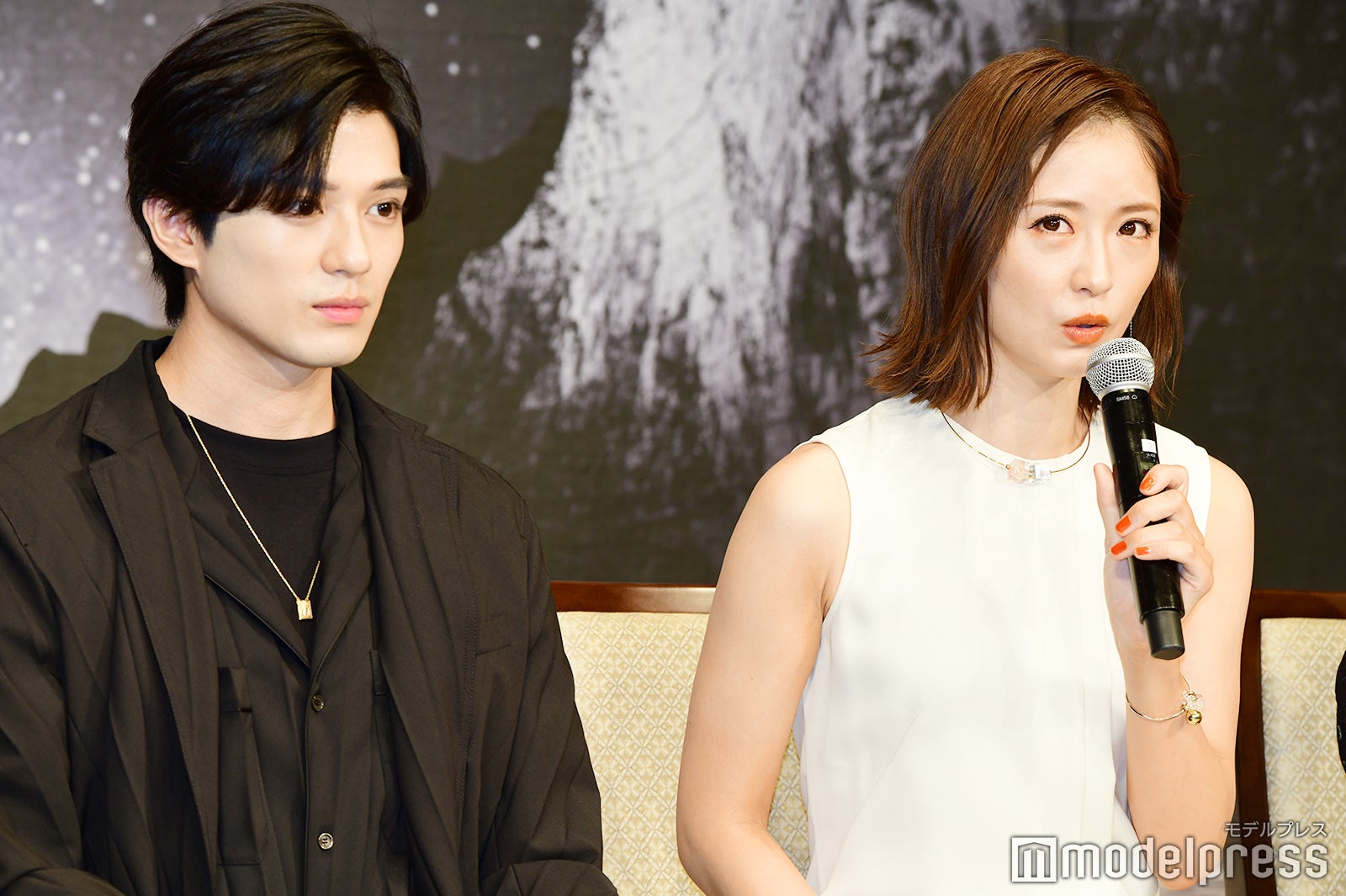 新田真剣佑、笹本玲奈（C）モデルプレス