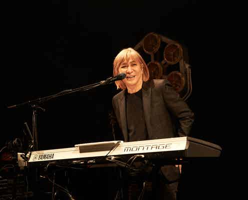 小室哲哉、TM NETWORK結成40周年迎える来年の予定明かす ライブ共演・Awichはサプライズ発表