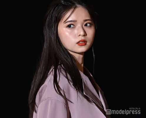 乃木坂46齋藤飛鳥、美脚チラ見せ デコ出し×赤リップで圧巻オーラ放つ<TGC2021 S/S>