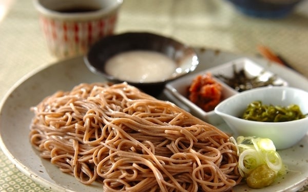 簡単なのに豪華に見える! 家族が喜ぶ「いろいろ薬味そば」