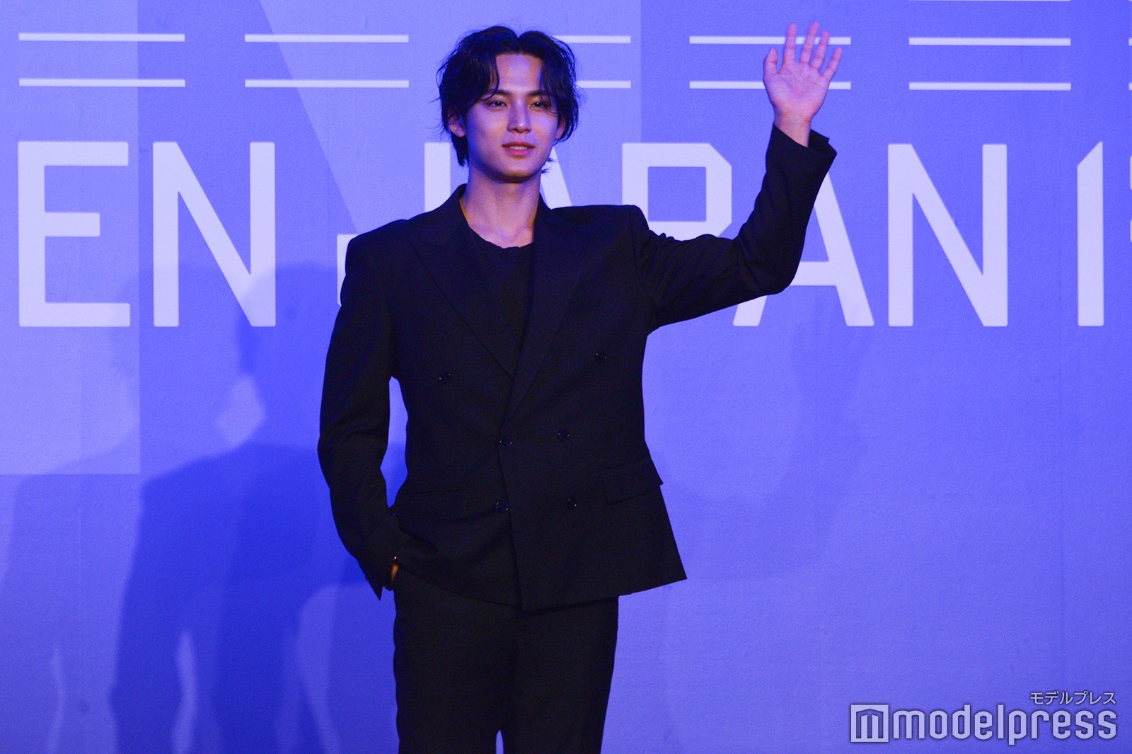 ウェービーなセンターパートヘアが決まっていたMINGYU （C）モデルプレス