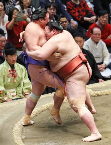熱海富士が快勝で3敗死守！V行方は安青錦の結果次第 4敗4力士のV可能性は消える
