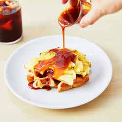 ワッフルプレート パイナップル&パッションクリーム 756円/画像提供:Blue Bottle Coffee Japan