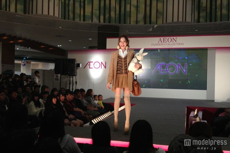 藤井リナ、E-girls、「AEON FASHION COLLECTION」を盛り上げる