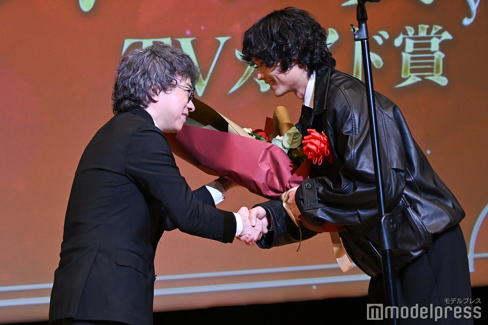 新海誠監督、松村北斗（C）モデルプレス